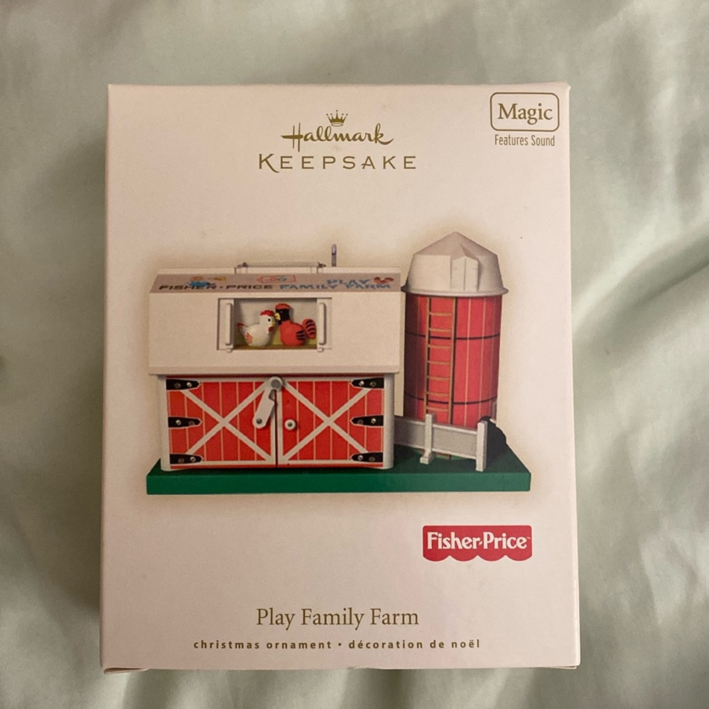 Hallmark keepsake play family farm 2008